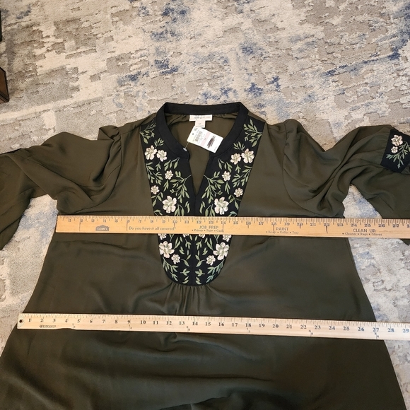 NWT style & co green floral embroidered flare sleeve blouse. Women's size 1X. - Picture 15 of 16
